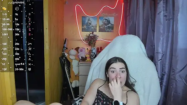 Fiery Brunette  online show from March 2025 11:40:01 AM