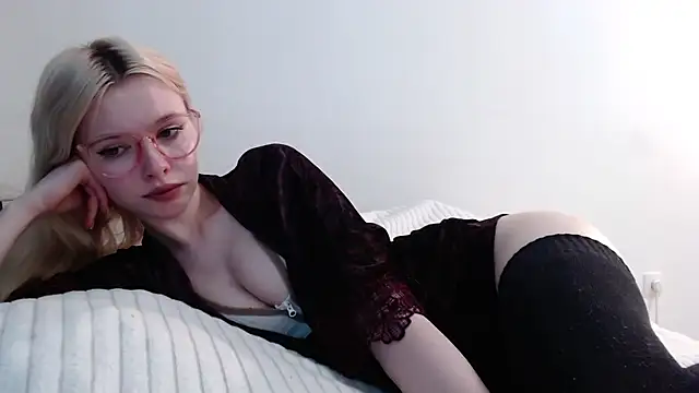 Snapshot of Sataobby chatting on March 2025 05:06:02 PM Sataobby online show from March 2025 05:06:02 PM