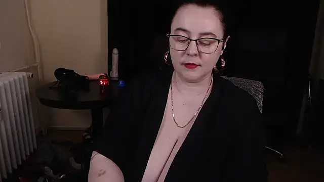 Snapshot of poshmistress chatting on March 2025 07:17:01 PM poshmistress online show from March 2025 07:17:01 PM