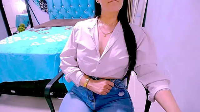 BitterMomXxx online show from February 2026 03:00:01 PM