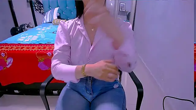 BitterMomXxx online show from March 2026 02:18:01 PM