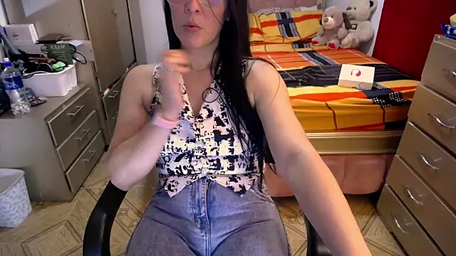 BitterMomXxx online show from March 2025 12:53:01 AM