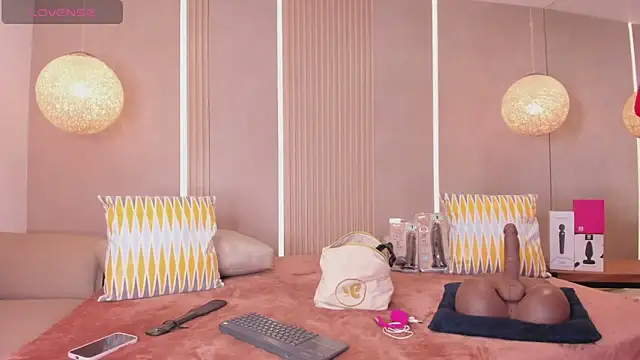 sabrina shark  online show from April 2026 09:05:01 PM