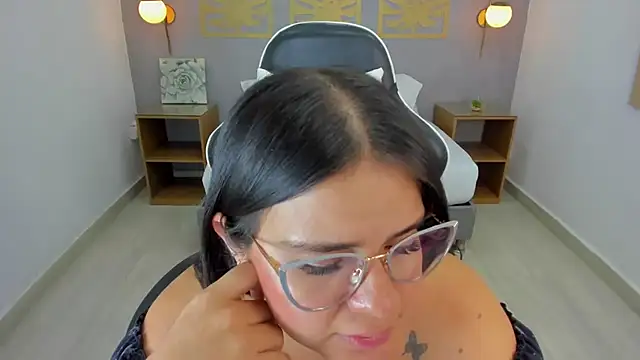 ayla13  online show from February 2025 09:53:01 PM