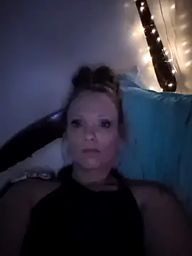 sexiginger22 online show from April 2026 07:04:02 PM