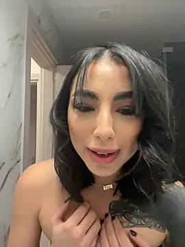 catalina  23 online show from December 2025 07:45:01 PM