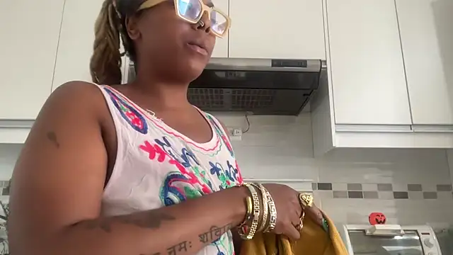 ChocolateCakeQueen online show from October 2025 02:42:02 PM