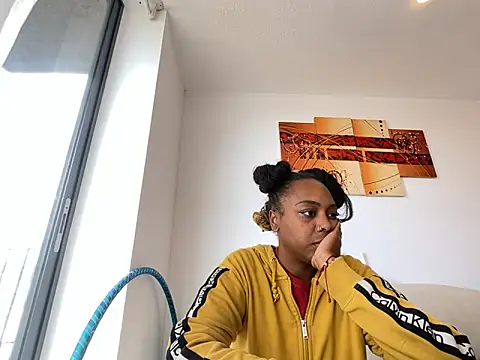 ChocolateCakeQueen online show from December 2025 07:58:01 PM