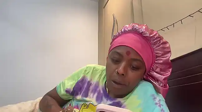 ChocolateCakeQueen online show from February 2025 09:33:02 PM