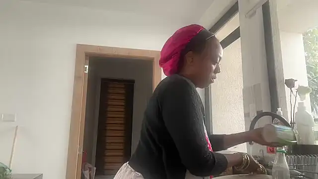 ChocolateCakeQueen online show from October 2025 03:03:02 PM