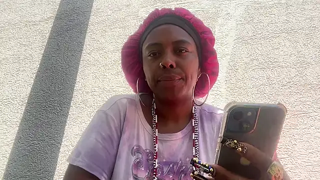 ChocolateCakeQueen online show from November 2025 04:35:02 PM