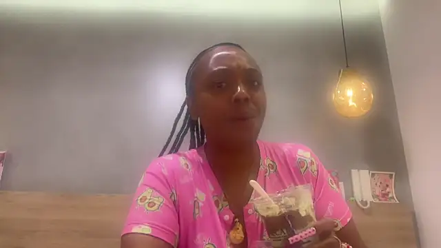 ChocolateCakeQueen online show from May 2026 12:30:02 AM