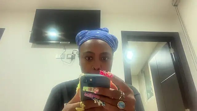 ChocolateCakeQueen online show from January 2026 02:48:02 AM