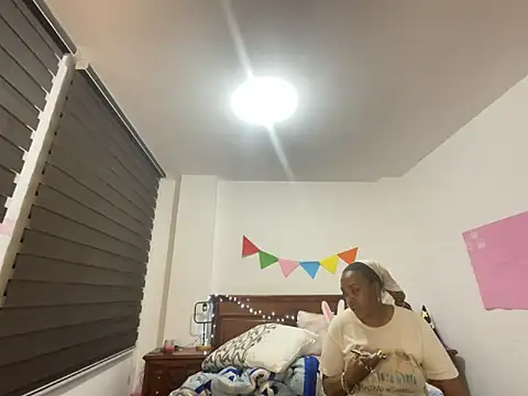 ChocolateCakeQueen online show from October 2025 12:01:01 AM