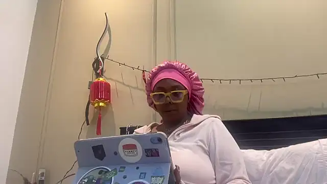 ChocolateCakeQueen online show from March 2025 07:57:01 AM