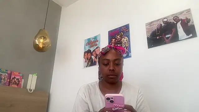 ChocolateCakeQueen online show from May 2026 03:07:02 PM