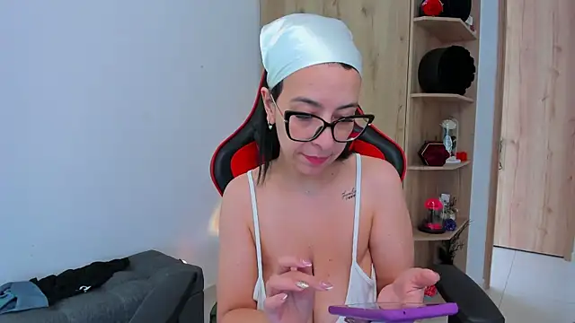 Snapshot of _amanda_seyfried19 chatting on February 2026 03:43:02 PM amanda seyfried19 online show from February 2026 03:43:02 PM