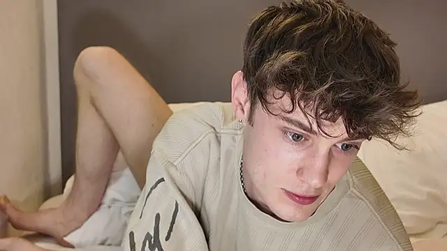 twinkyjd  online show from April 2026 09:18:02 PM