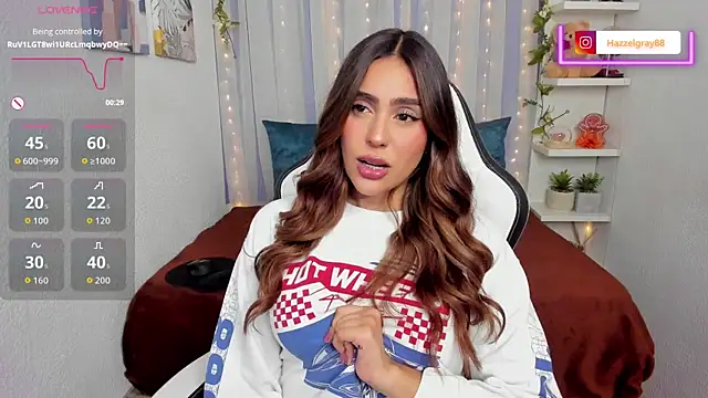 HazzelGray online show from December 2025 03:32:02 PM