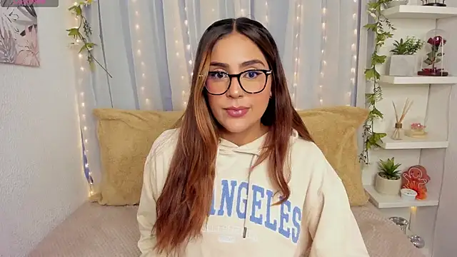 HazzelGray online show from April 2026 02:29:02 PM