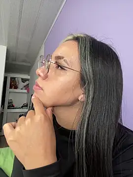 hannahb-e online show from March 2025 06:35:02 PM