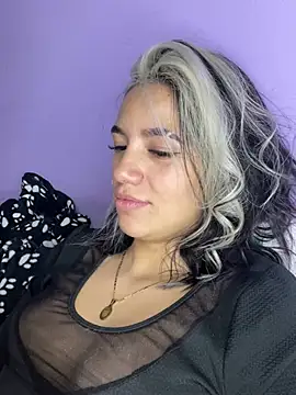 hannahb-e online show from March 2025 12:00:02 AM
