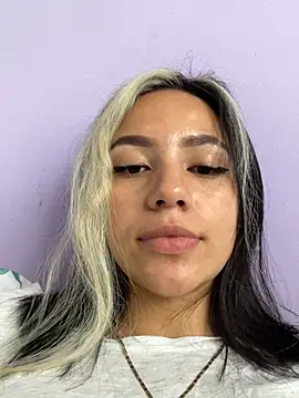 hannahb-e online show from March 2025 05:12:01 PM