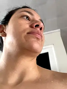 hannahb-e online show from September 2025 04:36:01 PM