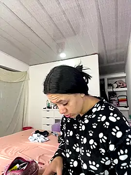 hannahb-e online show from October 2025 02:39:02 PM