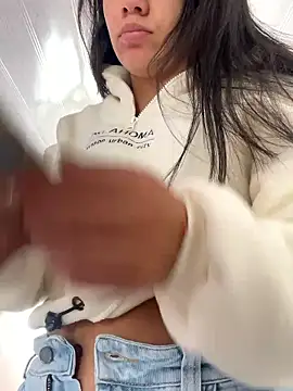 hannahb-e online show from January 2026 04:10:01 PM