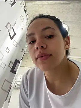 hannahb-e online show from June 2026 04:41:02 PM