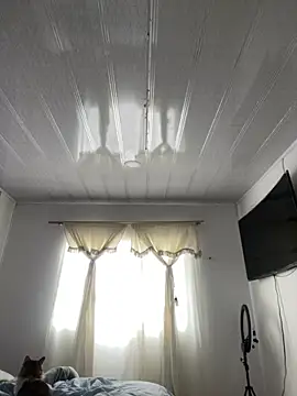 hannahb-e online show from November 2025 02:32:01 PM