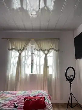 hannahb-e online show from February 2026 03:45:01 PM