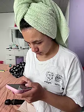 hannahb-e online show from October 2025 05:54:01 PM
