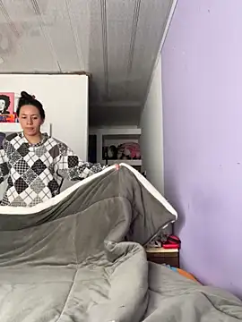 hannahb-e online show from April 2026 03:46:02 PM