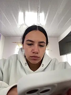 hannahb-e online show from February 2026 04:01:01 PM