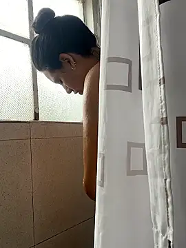 hannahb-e online show from January 2026 08:48:01 PM