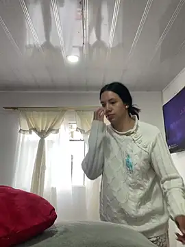 hannahb-e online show from April 2026 12:22:01 PM