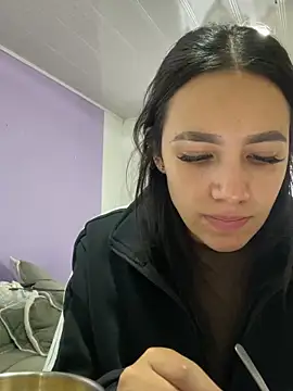 hannahb-e online show from May 2026 10:41:02 PM