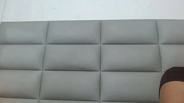 emily brontee  online show from October 2025 01:01:01 PM