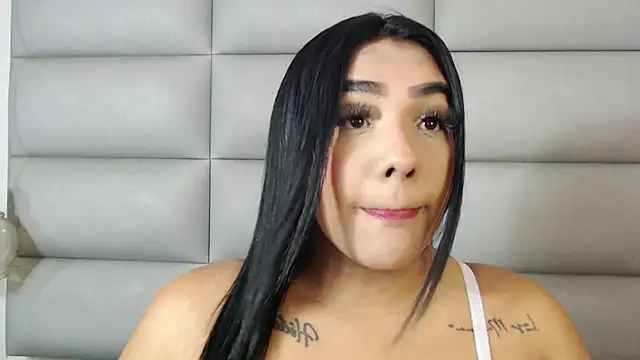 Snapshot of emily_brontee_ chatting on March 2025 01:17:01 PM emily brontee online show from March 2025 01:17:01 PM