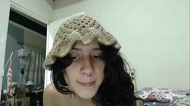 Snapshot of AlinaWoolf_ chatting on June 2026 06:18:02 AM AlinaWoolf online show from June 2026 06:18:02 AM