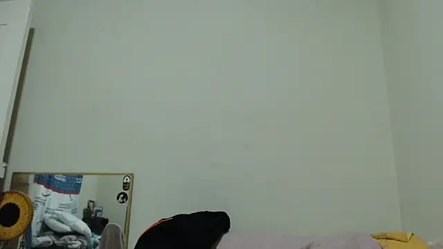 Snapshot of AlinaWoolf_ chatting on June 2026 03:56:01 AM AlinaWoolf online show from June 2026 03:56:01 AM