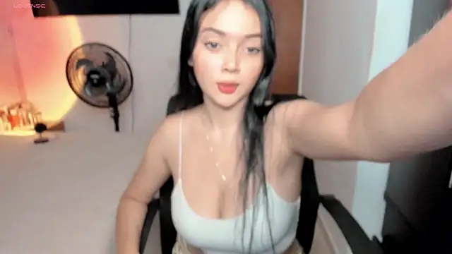 Sarah angell online show from December 2024 11:01:01 PM