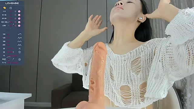 Liu Yifei  online show from November 2025 01:09:02 AM