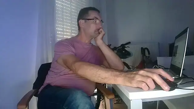 francky-libertin online show from April 2026 06:01:02 PM