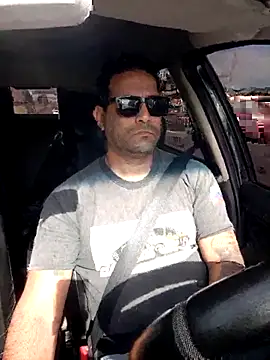 hecwil8 online show from November 2025 11:59:02 AM