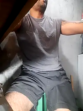 hecwil8 online show from February 2026 01:00:02 PM