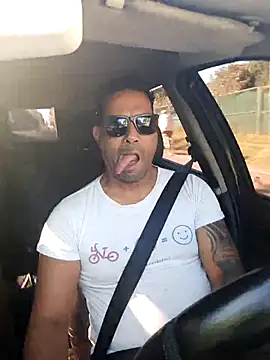 hecwil8 online show from November 2025 11:25:01 AM