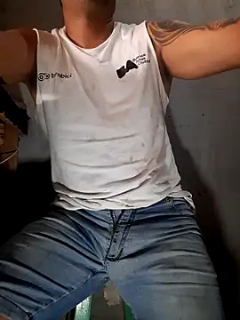 hecwil8 online show from December 2025 03:34:02 PM